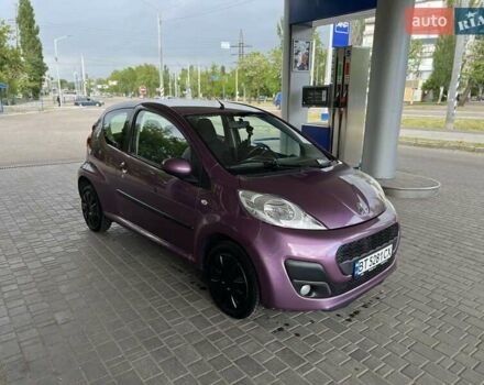 Фиолетовый Пежо 107, объемом двигателя 1 л и пробегом 159 тыс. км за 5600 $, фото 4 на Automoto.ua
