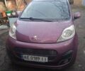 Фиолетовый Пежо 107, объемом двигателя 1 л и пробегом 99 тыс. км за 6400 $, фото 1 на Automoto.ua