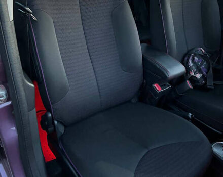 Фиолетовый Пежо 107, объемом двигателя 1 л и пробегом 112 тыс. км за 5900 $, фото 7 на Automoto.ua