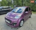 Фіолетовий Пежо 107, об'ємом двигуна 1 л та пробігом 69 тис. км за 6500 $, фото 2 на Automoto.ua