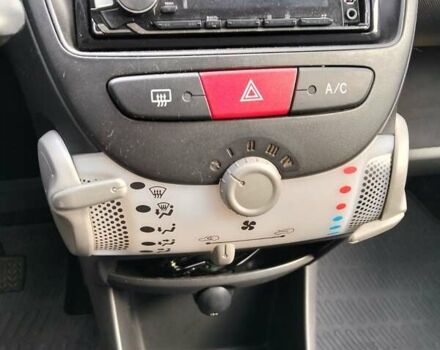 Фіолетовий Пежо 107, об'ємом двигуна 1 л та пробігом 41 тис. км за 7400 $, фото 6 на Automoto.ua
