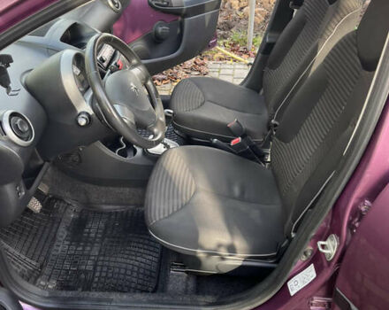 Фиолетовый Пежо 107, объемом двигателя 1 л и пробегом 71 тыс. км за 7150 $, фото 7 на Automoto.ua