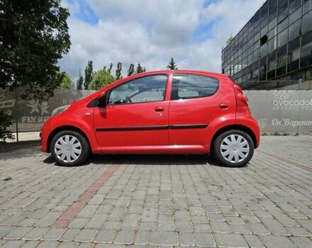 Красный Пежо 107, объемом двигателя 1 л и пробегом 148 тыс. км за 3700 $, фото 1 на Automoto.ua