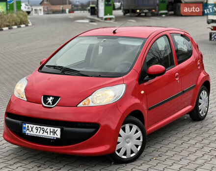 Червоний Пежо 107, об'ємом двигуна 1 л та пробігом 149 тис. км за 3999 $, фото 1 на Automoto.ua