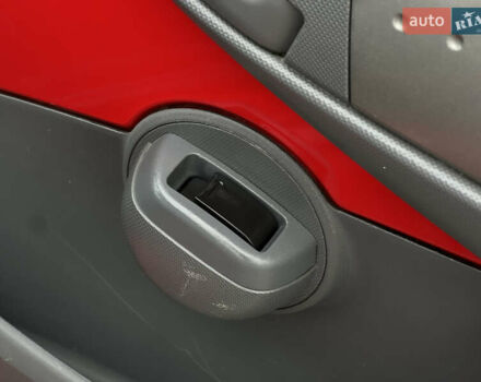 Червоний Пежо 107, об'ємом двигуна 1 л та пробігом 149 тис. км за 3999 $, фото 46 на Automoto.ua