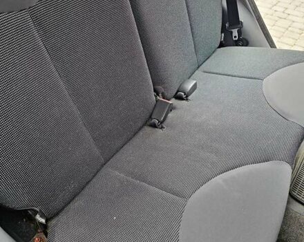 Красный Пежо 107, объемом двигателя 1 л и пробегом 148 тыс. км за 3700 $, фото 3 на Automoto.ua