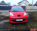 Красный Пежо 107, объемом двигателя 1 л и пробегом 250 тыс. км за 4400 $, фото 4 на Automoto.ua