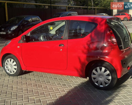 Красный Пежо 107, объемом двигателя 1 л и пробегом 151 тыс. км за 2999 $, фото 12 на Automoto.ua