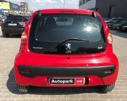 Красный Пежо 107, объемом двигателя 1 л и пробегом 92 тыс. км за 4590 $, фото 2 на Automoto.ua