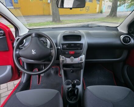 Красный Пежо 107, объемом двигателя 1 л и пробегом 139 тыс. км за 2999 $, фото 6 на Automoto.ua