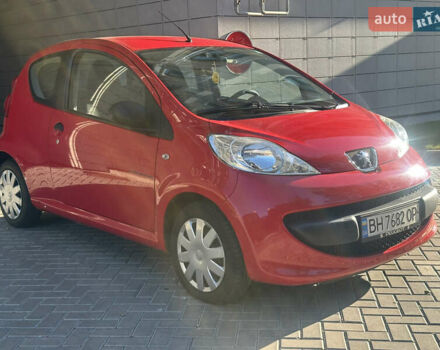 Красный Пежо 107, объемом двигателя 1 л и пробегом 151 тыс. км за 2999 $, фото 6 на Automoto.ua