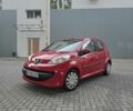 Красный Пежо 107, объемом двигателя 1 л и пробегом 139 тыс. км за 2999 $, фото 1 на Automoto.ua