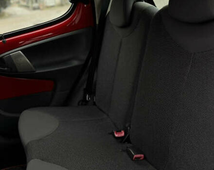 Красный Пежо 107, объемом двигателя 1 л и пробегом 139 тыс. км за 3999 $, фото 12 на Automoto.ua