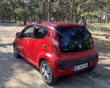 Красный Пежо 107, объемом двигателя 1 л и пробегом 200 тыс. км за 4500 $, фото 2 на Automoto.ua