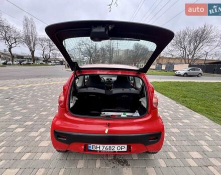 Красный Пежо 107, объемом двигателя 1 л и пробегом 151 тыс. км за 2999 $, фото 51 на Automoto.ua