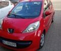 Красный Пежо 107, объемом двигателя 1 л и пробегом 93 тыс. км за 4200 $, фото 1 на Automoto.ua