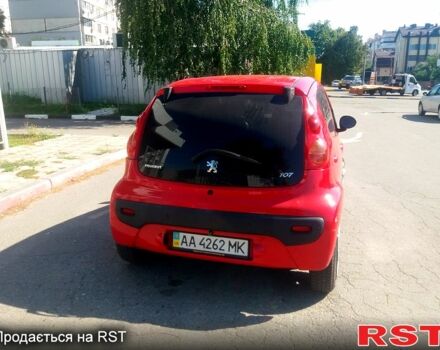 Красный Пежо 107, объемом двигателя 1 л и пробегом 156 тыс. км за 3850 $, фото 3 на Automoto.ua