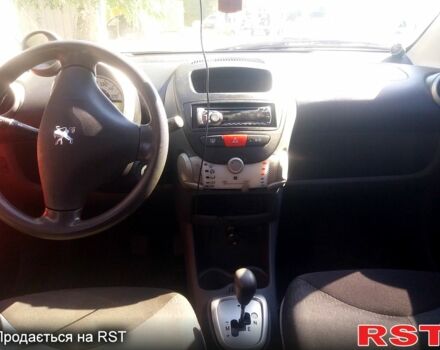 Красный Пежо 107, объемом двигателя 1 л и пробегом 156 тыс. км за 3850 $, фото 4 на Automoto.ua