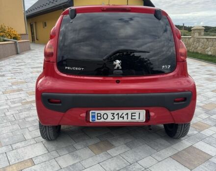 Червоний Пежо 107, об'ємом двигуна 1 л та пробігом 120 тис. км за 5600 $, фото 4 на Automoto.ua