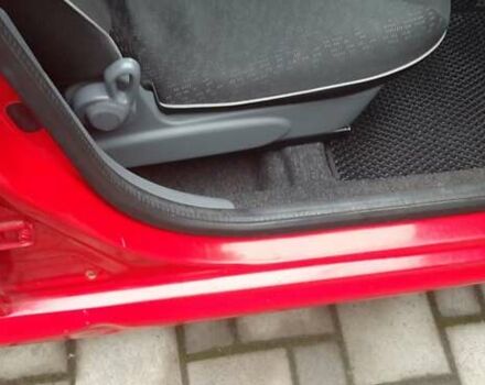 Красный Пежо 107, объемом двигателя 1 л и пробегом 161 тыс. км за 4700 $, фото 7 на Automoto.ua