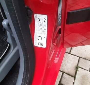 Красный Пежо 107, объемом двигателя 1 л и пробегом 161 тыс. км за 4700 $, фото 2 на Automoto.ua