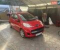 Красный Пежо 107, объемом двигателя 1 л и пробегом 134 тыс. км за 5600 $, фото 1 на Automoto.ua