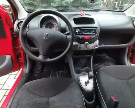 Красный Пежо 107, объемом двигателя 1 л и пробегом 161 тыс. км за 4700 $, фото 13 на Automoto.ua