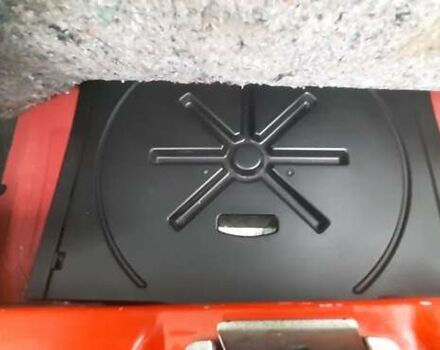 Красный Пежо 107, объемом двигателя 1 л и пробегом 161 тыс. км за 4700 $, фото 4 на Automoto.ua