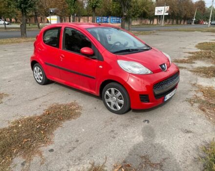 Красный Пежо 107, объемом двигателя 1 л и пробегом 172 тыс. км за 3500 $, фото 3 на Automoto.ua