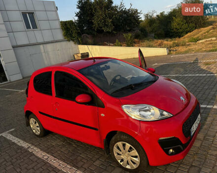 Червоний Пежо 107, об'ємом двигуна 1 л та пробігом 115 тис. км за 5500 $, фото 1 на Automoto.ua