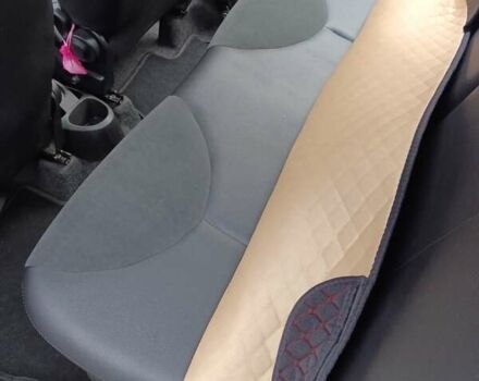 Красный Пежо 107, объемом двигателя 1 л и пробегом 107 тыс. км за 5800 $, фото 5 на Automoto.ua