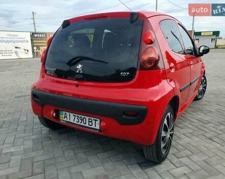 Красный Пежо 107, объемом двигателя 1 л и пробегом 93 тыс. км за 4500 $, фото 3 на Automoto.ua