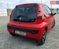 Красный Пежо 107, объемом двигателя 1 л и пробегом 93 тыс. км за 4500 $, фото 3 на Automoto.ua