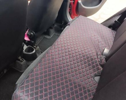 Красный Пежо 107, объемом двигателя 1 л и пробегом 107 тыс. км за 5800 $, фото 6 на Automoto.ua