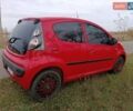 Красный Пежо 107, объемом двигателя 1 л и пробегом 107 тыс. км за 5800 $, фото 2 на Automoto.ua