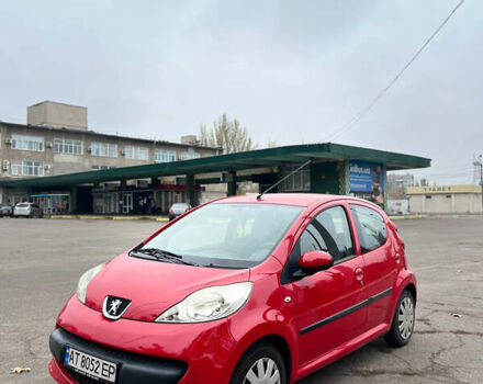 Красный Пежо 107, объемом двигателя 1 л и пробегом 139 тыс. км за 4200 $, фото 1 на Automoto.ua