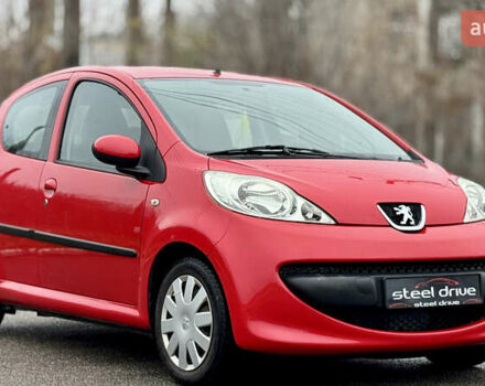 Красный Пежо 107, объемом двигателя 1 л и пробегом 139 тыс. км за 3999 $, фото 1 на Automoto.ua