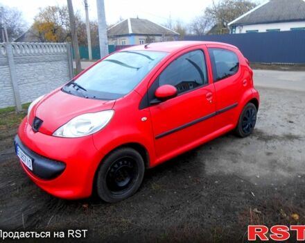Красный Пежо 107, объемом двигателя 1 л и пробегом 250 тыс. км за 4400 $, фото 1 на Automoto.ua