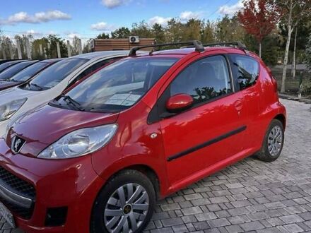 Пежо 107 2010 у Києві на Automoto.ua Червоний Пежо 107, об'ємом двигуна 1 л та пробігом 129 тис. км за 4400 $, фото 1 на Automoto.ua
