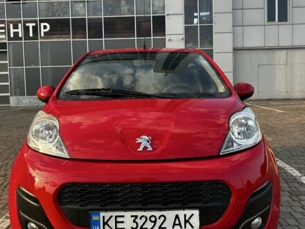 Червоний Пежо 107, об'ємом двигуна 1 л та пробігом 115 тис. км за 5500 $, фото 1 на Automoto.ua