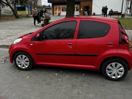 Пежо 107 2012 у Хмельнике на Automoto.ua Червоний Пежо 107, об'ємом двигуна 1 л та пробігом 78 тис. км за 6000 $, фото 1 на Automoto.ua