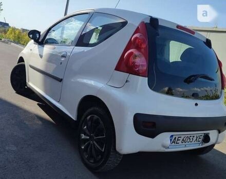 Пежо 107, объемом двигателя 1 л и пробегом 181 тыс. км за 3900 $, фото 4 на Automoto.ua