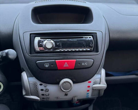 Пежо 107, объемом двигателя 1 л и пробегом 157 тыс. км за 4350 $, фото 6 на Automoto.ua
