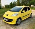 Жовтий Пежо 107, об'ємом двигуна 1 л та пробігом 216 тис. км за 3850 $, фото 1 на Automoto.ua