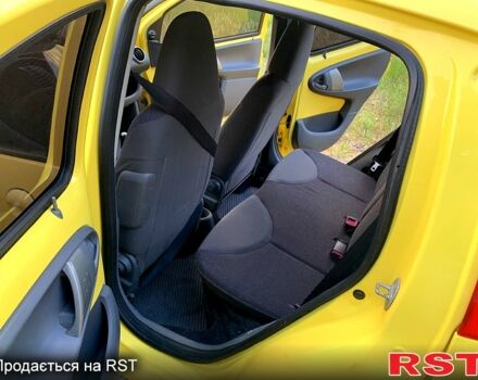 Жовтий Пежо 107, об'ємом двигуна 1 л та пробігом 216 тис. км за 3850 $, фото 7 на Automoto.ua