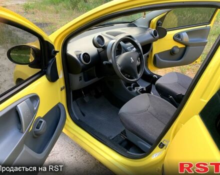 Жовтий Пежо 107, об'ємом двигуна 1 л та пробігом 216 тис. км за 3850 $, фото 6 на Automoto.ua