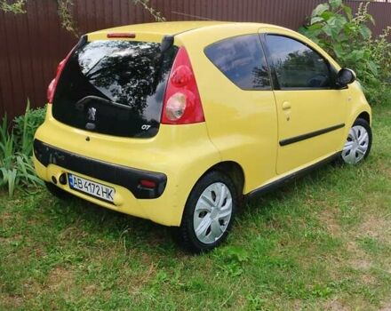 Желтый Пежо 107, объемом двигателя 1 л и пробегом 216 тыс. км за 3300 $, фото 2 на Automoto.ua