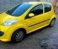 Желтый Пежо 107, объемом двигателя 1 л и пробегом 0 тыс. км за 4000 $, фото 1 на Automoto.ua
