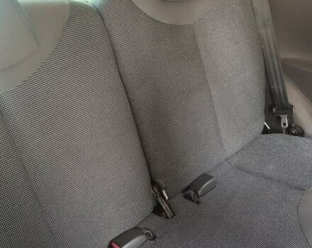 Желтый Пежо 107, объемом двигателя 1 л и пробегом 216 тыс. км за 3300 $, фото 7 на Automoto.ua