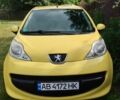 Желтый Пежо 107, объемом двигателя 1 л и пробегом 216 тыс. км за 3300 $, фото 1 на Automoto.ua